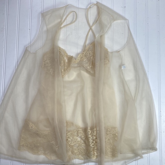 Vintage Vanity Fair lace and nylon nightie with sleeveless matching robe… - Picture 10 of 14